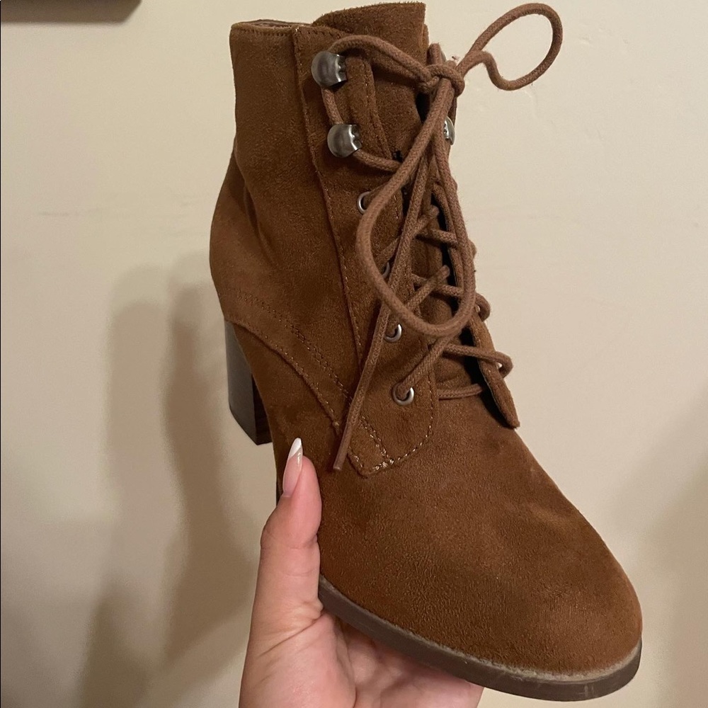 Soda booties in brown size 6